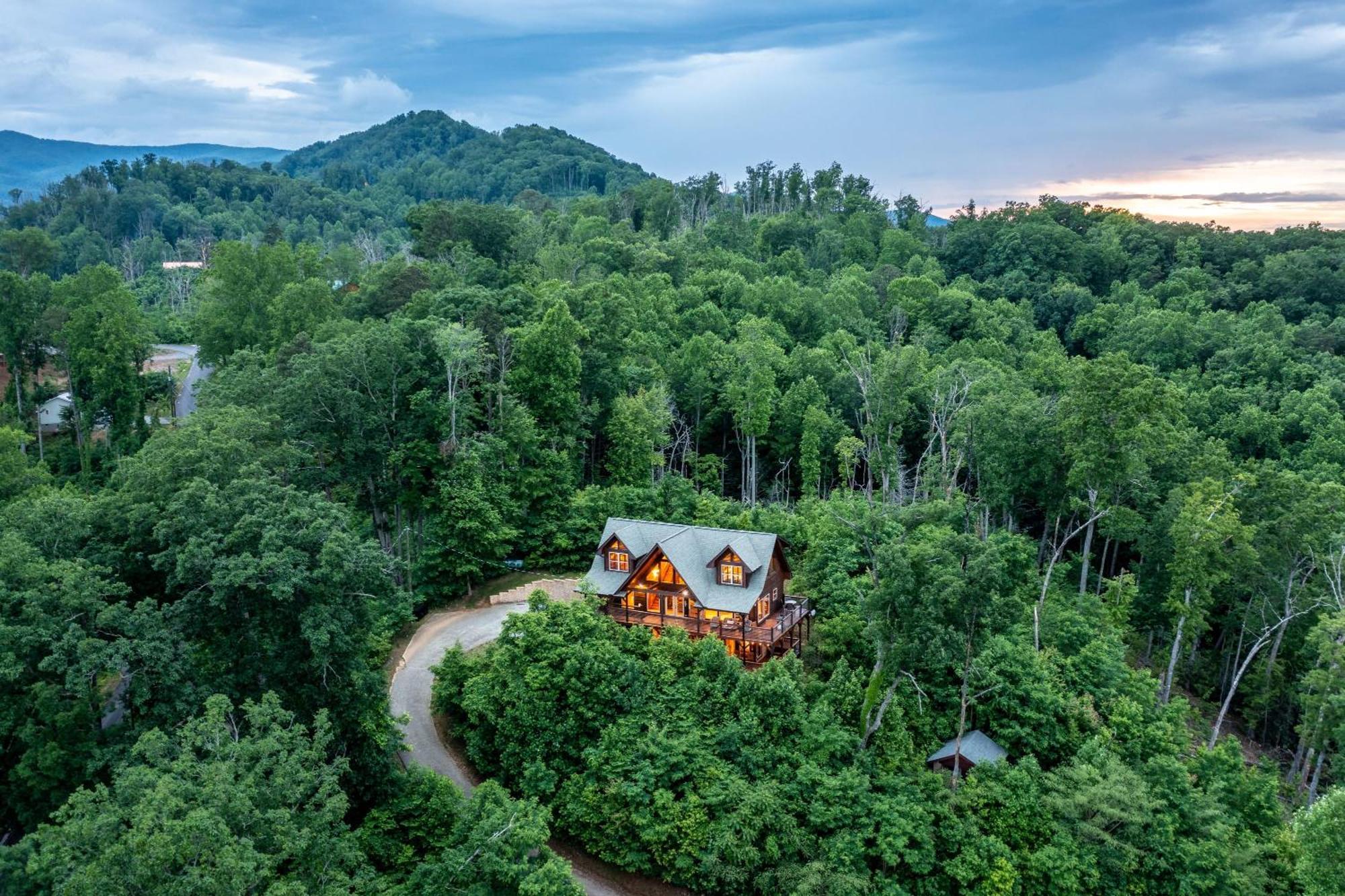 The Solstice - Amenities Galore Mountain Retreat Gatlinburg Exterior foto